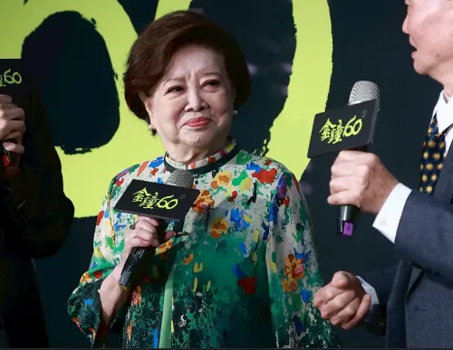 ▲陳淑芳（中）透露早年電視戲劇還是Live演出時，演員台詞沒背熟就會有突發狀況，今日看來十分有趣。（圖／記者葉政勳攝）