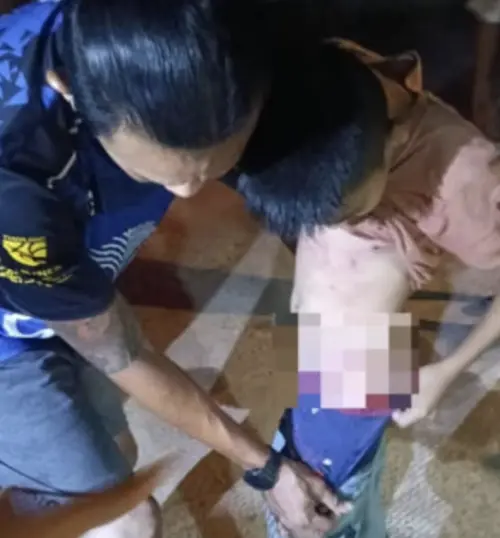 ▲11歲男童遭母獅咬傷臀部，所幸沒有大礙。（圖／翻攝自Khaosod）