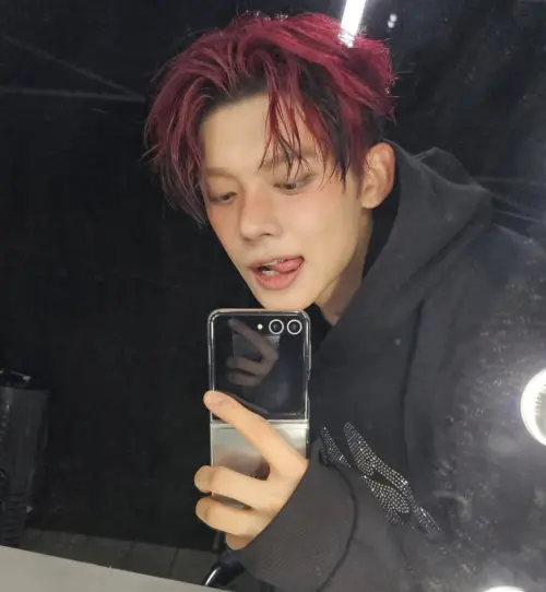 ▲許允真私人Spotify帳號遭翻出，帳號中的情侶插畫引發與TXT崔然竣（如圖）的緋聞。（圖／翻攝自IG＠yawnzzn）