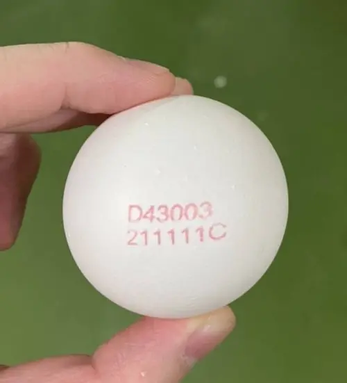 ▲這顆雞蛋的字母C，代表採用一般籠飼方式飼養母雞。（圖／農業部）