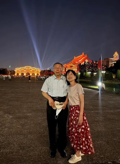 柯文哲中秋放閃選在這？地點藏含義　陳佩琪曾與小草哽咽排四字
