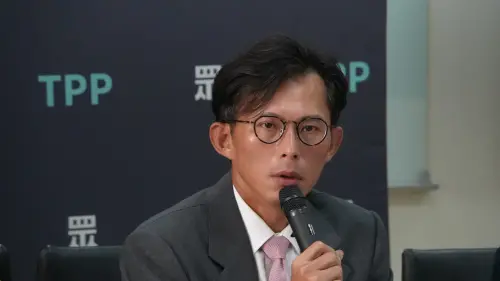 黃國昌：討厭走路有人拿手機對我的臉！嗆記者騷擾　周軒曝內情
