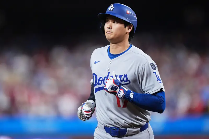 ▲洛杉磯道奇世界巨星大谷翔平於第七局打出串聯安打，讓道奇進帳保險分，響亮一棒更直接打出費城人球迷對主場球隊的全場噓聲（圖／美聯社／達志影像）