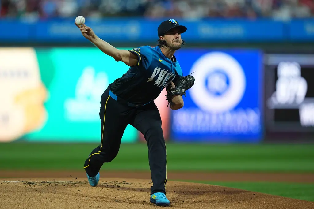 ▲費城費城人在國聯分區賽前兩戰打完，陷入0：2落後，背水一戰的G3費城人將派出諾拉（Aaron Nola）先發，諾拉本季因傷勢影響，出賽數銳減，僅拿下5勝10敗，防禦率6.01創下生涯最差紀錄。（圖／美聯社／達志影像）