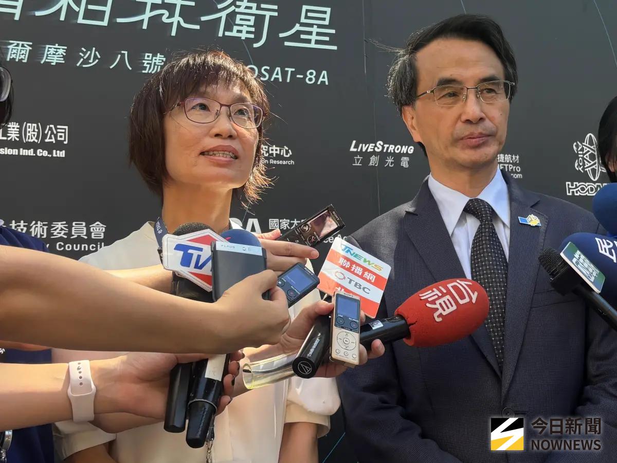 ▲福衛八號計畫主持人劉小菁（左）、國家太空中心主任吳宗信（右）（圖／記者李青縈攝）