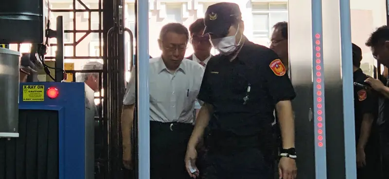 范有偉地下室給500萬！柯文哲拒答「這是我和好友之間的事」