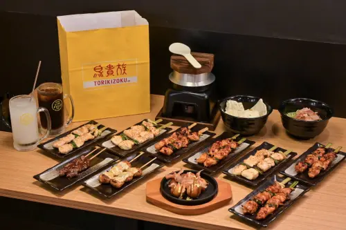 ▲以均一價親民消費、正宗道地日式燒鳥迅速掀起風潮的鳥貴族，登台一年拓店5家。（圖／業者提供）