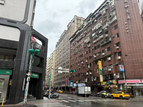 ▲南京復興商圈機能優，住宅產品類型多元。（圖／信義房屋）