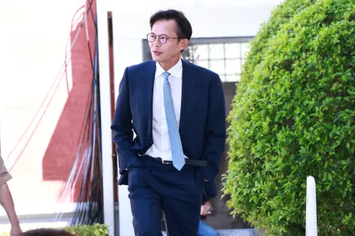 黃國昌狗仔事件時間軸一次看！遭質疑無差別「政治跟拍」惹議
