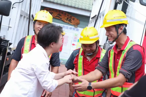 ▲盧秀燕感謝「家具超人」為花蓮付出心力。（圖／台中市政府提供，2025.10.07）