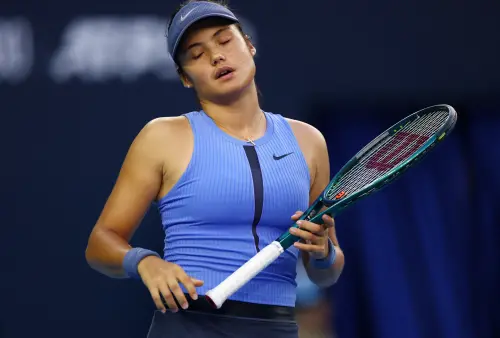 中國致命高溫！拉杜卡努體力透支退賽　喬科維奇打到吐、辛納中暑
