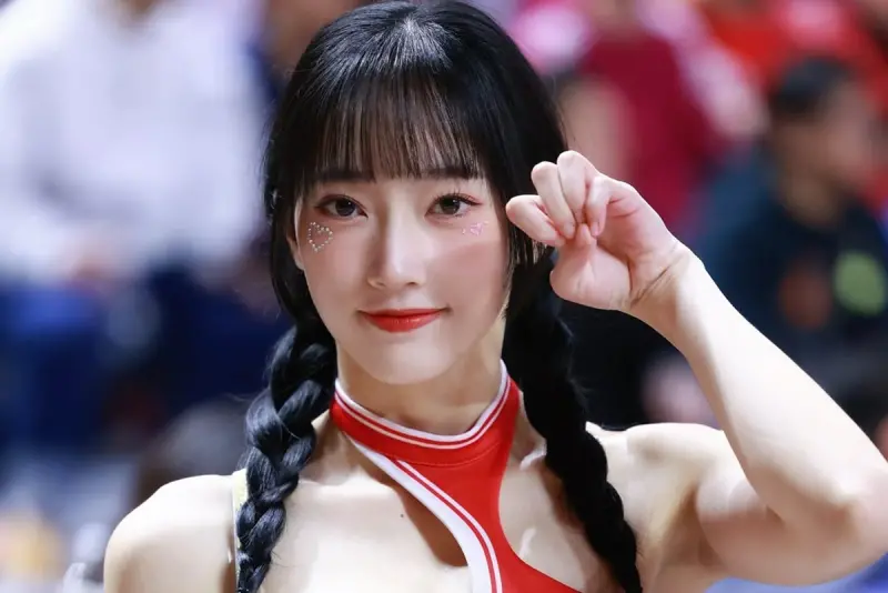 ▲臺北台新戰神啦啦隊成員「闕闕」近日爆出涉及洗錢案風波，遭桃園地方法院依《洗錢防制法》判處有期徒刑3個月、併科罰金3萬元，緩刑2年。事件曝光後，所屬球團台新育樂今（7）日正式發聲明，宣布即日起終止與闕闕的合約。（圖／翻攝自闕闕IG）