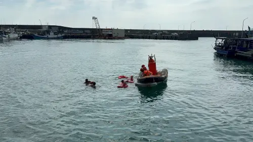 枋寮漁港傳車輛墜海　駕駛不幸溺亡
