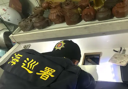 ▲海巡署偵防分署查緝隊查獲改造槍彈及毒品。(圖／海巡署偵防分署提供)