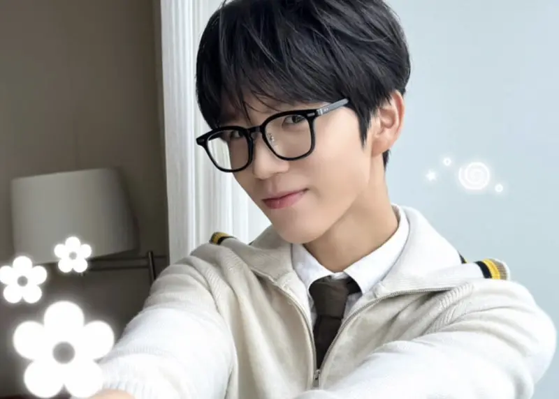 ▲NCT WISH金栽禧（如圖）因為在中國機場觀看辱華動畫《我的英雄學院》被炎上；aespa Karina曾因向粉絲推薦此動畫，爆發脫粉朝，還為此發聲道歉。（圖／＠nctwish_official IG）