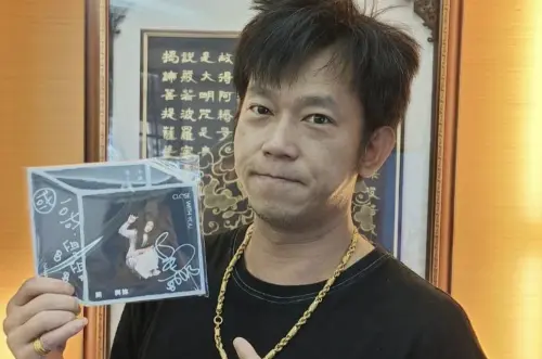 ▲顏正國年輕時前科滿滿，還曾經被判處死刑。出獄後他和獄中所結交的女筆友結婚，生下一名女兒，加上他入獄前未婚生下的兒子，共育有一子一女。（圖／顏正國臉書）