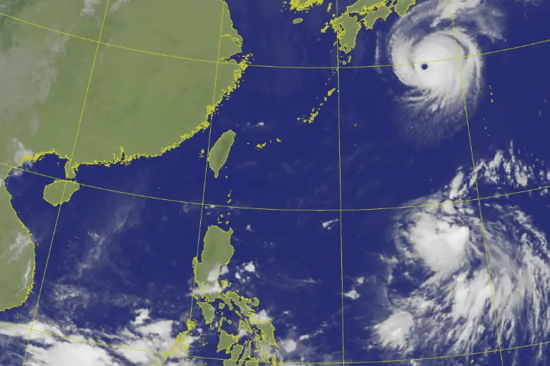 ▲哈隆颱風轉彎遠離台灣，不過關島西北方有新的熱帶擾動發展，最快本週會增強為「娜克莉颱風」。（圖／中央氣象署cwa.gov.tw）