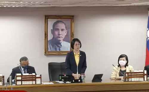 翁曉玲首任召委！開場白感謝吳宗憲、黃國昌　漏了這2綠委超尷尬
