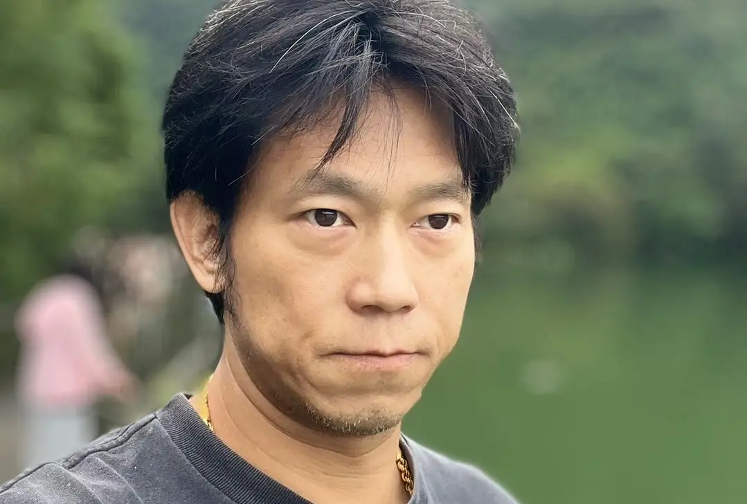 ▲顏正國生前曾坐過11年的牢，並在獄中結識一位女筆友，兩人通信長達6年，之後顏正國更是一出獄就將對方娶回家，還曾感嘆與妻子之間感情：「生命中最真的奇蹟」。（圖／顏正國FB）