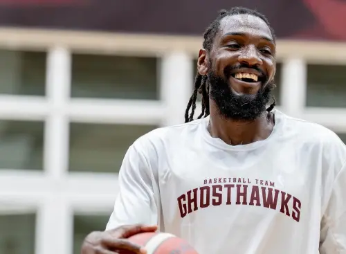 ▲PLG台鋼獵鷹8日正式官宣前NBA丹佛金塊隊球星「半獸人」法瑞德（Kenneth Faried）加盟，來台譯名確定就叫做半獸人。（圖／台鋼獵鷹提供）