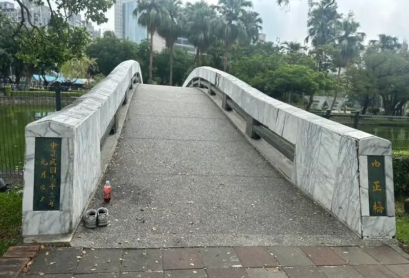 快訊／台中公園日月湖漂出浮屍！26歲男身分曝光