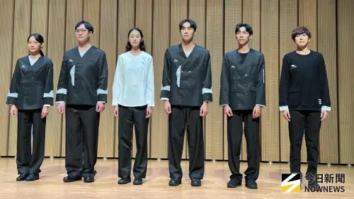 ▲新制服特別把衛武營建築的輪廓線條藏在不同的服裝細節中，全系列款式像是微型的時裝系列，可以拆解單品又可以互相呼應。（圖／記者陳美嘉攝，2025.10.08）