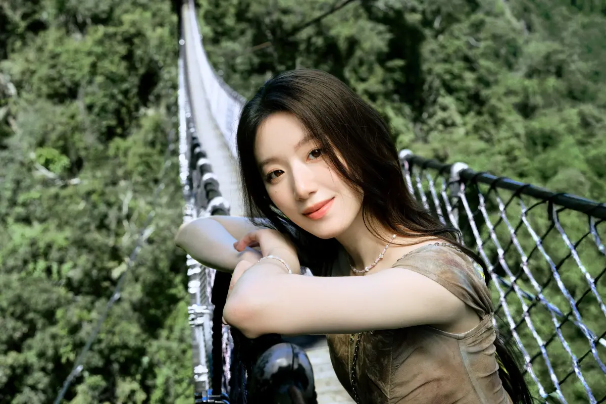 ▲i-dle（舊名：(G)I-DLE）成員舒華接下家鄉桃園的觀光大使代言，並首度揭露家鄉不是楊梅，而是富岡。（圖／桃園市政府觀光旅遊局）