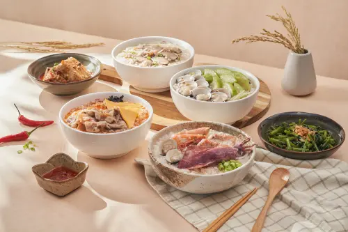 ▲雙十國慶連假！粥大福雞湯粥、麵食「買一送一」外送優惠。三商巧福雙人套餐7折。福勝亭萬聖豬排餐75折一次看。（圖／粥大福提供）