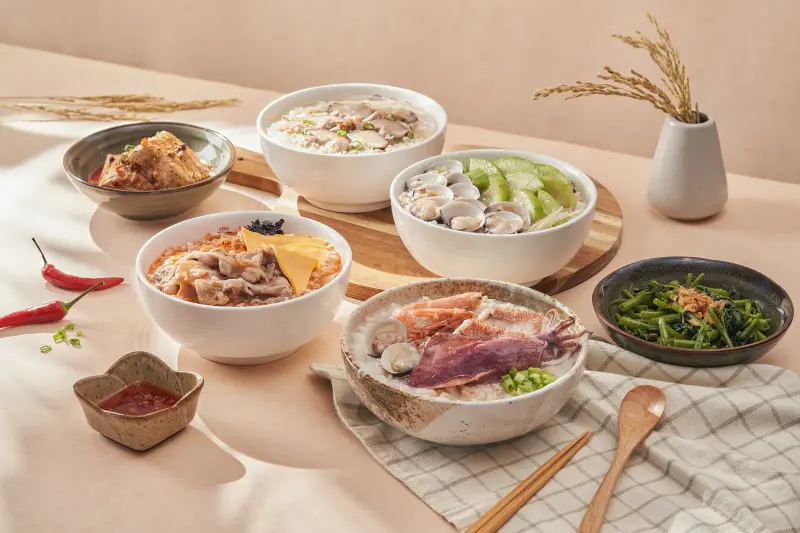 ▲雙十國慶連假！粥大福雞湯粥、麵食「買一送一」外送優惠。三商巧福雙人套餐7折。福勝亭萬聖豬排餐75折一次看。（圖／粥大福提供）