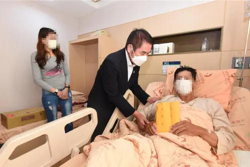 苗栗隨機殺人！「正義爸」護童遭砍重傷　 妻子：他不後悔擋刀
