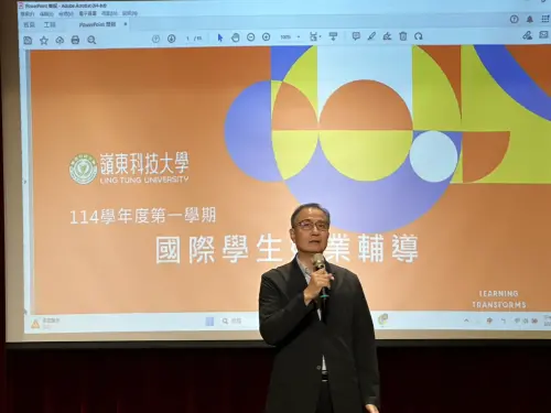 ▲嶺東科大今日舉辦境外新生始業式，陳仁龍校長致詞歡迎加入嶺東大家庭。（圖／嶺東科大提供）