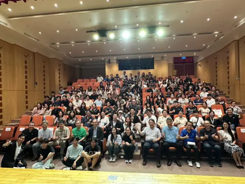 台中嶺東科技大學今日舉辦114學年度第1學期國際新生始業式，熱情歡迎新生加入嶺東大家庭。（圖／嶺東科大提供）