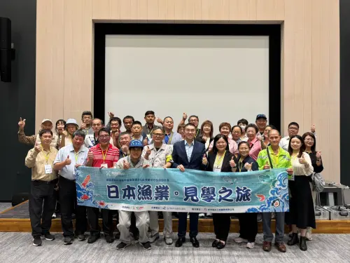 ▲基隆市長謝國樑（前排中）率領基隆崁仔頂魚市業者代表團於日本東京合影，展開「日本漁業見學之旅」，期望借鏡日本市場經驗，推動基隆漁業升級與現代化。