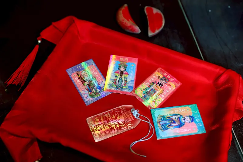 ▲築間跨界攜手台中樂成宮，推出「媽祖透明御守」與眾神祈福小物，要讓消費者大啖美味，同時將滿滿好運帶回家。（圖／築間提供）