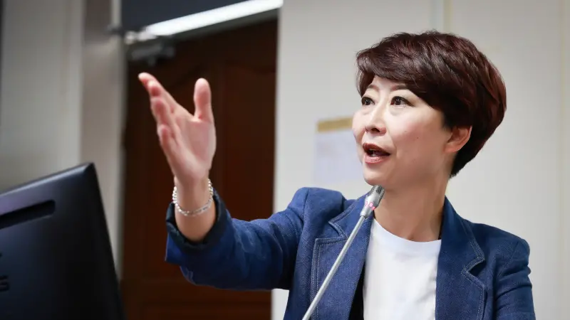 ▲陳亭妃強調，八年前初選結束後她還是替黃偉哲站台。（圖/業者提供）