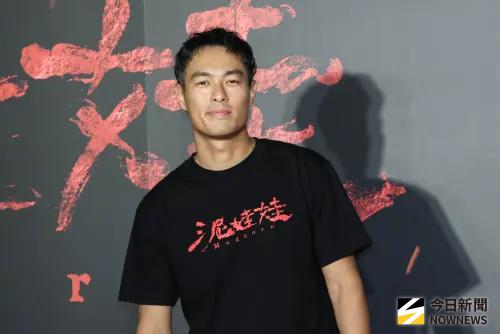 楊祐寧爸爸癌逝！IG曬牽手照「昨晚才彼此擁抱」痛喊：父親已安息
