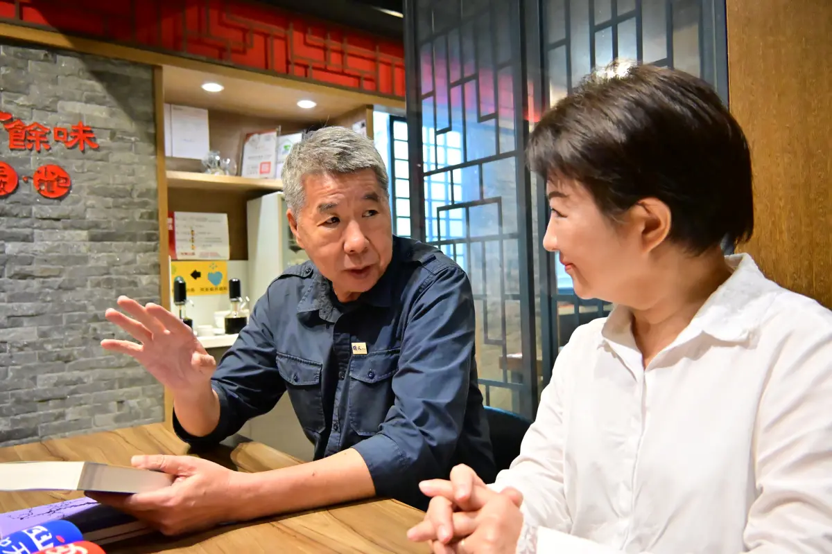 ▲張亞中到台中和盧秀燕吃播，花了近一小時暢談情懷抱負，以及對國民黨的期待與失望。（圖／記者顏幸如攝，2025.10.08）