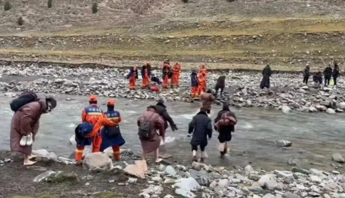 ▲中國青海省門源縣老虎溝，十一暨中秋連假期間，發生數百名徒步愛好者，因惡劣天氣受困高海拔山區的事故，造成1人死亡，死者據悉來自台灣。（圖／翻攝自紅星新聞）