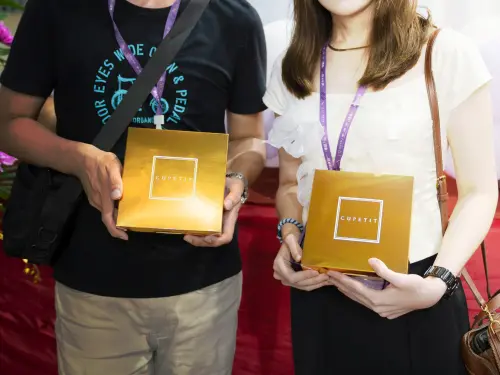 月老祝福的好姻緣 樂成宮攜手卡柏蒂喜推金磚禮
