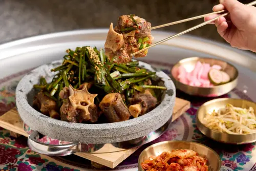 ▲台灣少見的「首爾蒸牛尾」，只在UNCLE-K台中公益店限定獨賣。（圖／UNCLE-K提供）