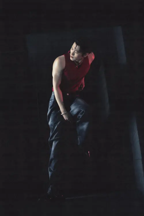 ▲邱宇辰（如圖）推出新單曲和拍寫真，挑戰性感極限，自曝很害羞了。（圖／百鴻揚娛樂提供）