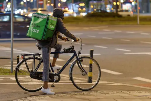 2年白吃千份餐！日本無業男濫用外送平台1漏洞　涉詐75萬遭逮
