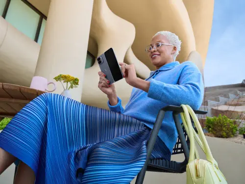 ▲Pixel 10 Pro Fold旗艦摺疊機月岩灰色。（圖／官方提供）