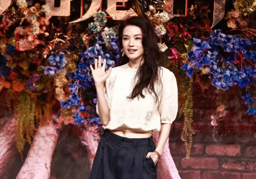 舒淇《回魂計》下跪突颳怪風閃電！躲樹旁也嚇壞：雷會不會劈下來
