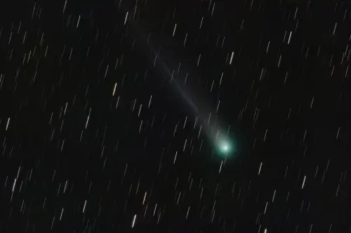 今年年初被發現的「萊蒙(檸檬)彗星(C/2025 A6)」亮度越來越亮,國慶連假有望在夜空中發現它的身影。 ▲今年年初被發現的「萊蒙(檸檬)彗星(C/2025 A6)」亮度越來越亮,國慶連假有望在夜空中發現它的身影。