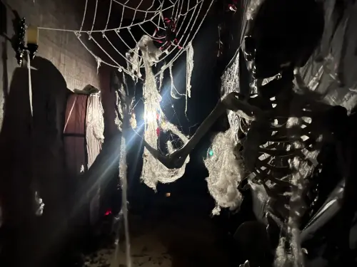 大里藝術廣場迎接萬聖節 打造「夜光鬼屋」邀你驚悚挑戰
