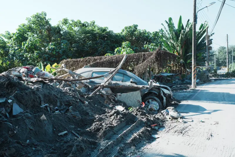 ▲花蓮縣光復鄉9月發生馬太鞍堰塞湖潰堤，造成光復鄉嚴重災情，經過超過半個月的時間仍在持續復災。（圖／賑災基金會提供）
