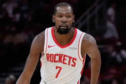 ▲杜蘭特（Kevin Durant）在對戰猶他爵士的熱身賽中僅打23分鐘，就繳出20分、7投中10的高效率表現，率隊以140：127贏球。（圖／美聯社／達志影像）