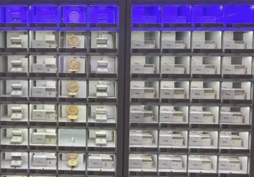 北捷突冒「詭異販賣機」！乘客看商品傻眼：台灣才能擺、男生救星
