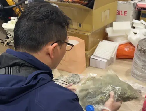 ▲海巡署偵防分署查緝隊破獲販毒集團起出一批毒品。(圖／海巡署偵防分署提供)